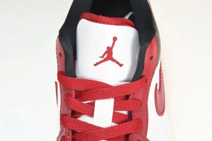 Low Reverse Black  Toe 1 Retro Jordan 0825